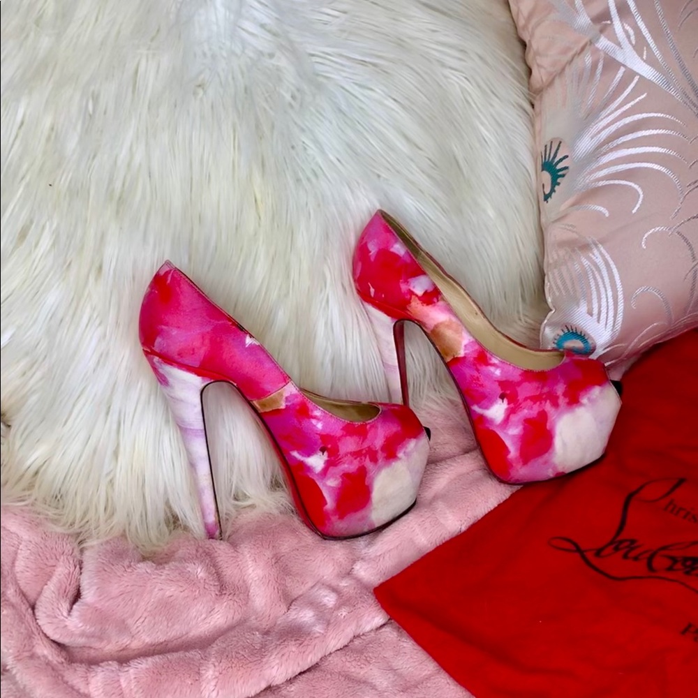 ‼️1day sale‼️Rare💖 Christian Louboutin Daffodil